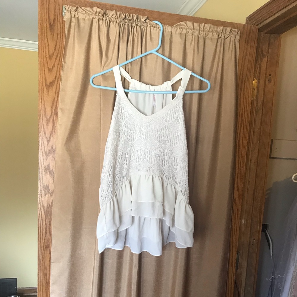 ❤️Cream colored flowy lace and ruffle shirt, Sz S